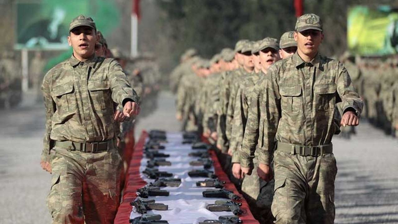 Cumhurbaşkanı'na askerlikten muaf tutma yetkisi veren madde değiştirildi