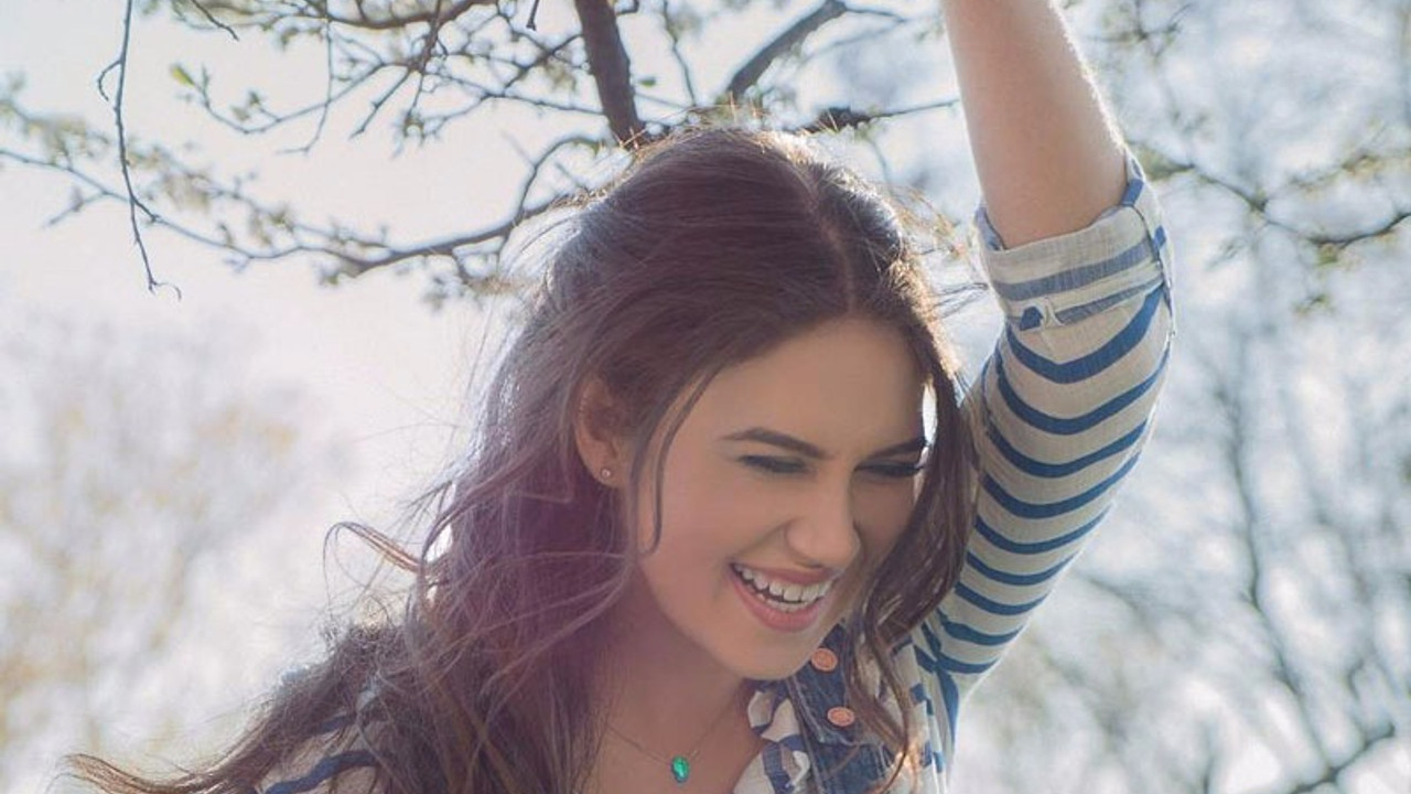 Ece Mumay'dan ilk single 'Belki bir gün'