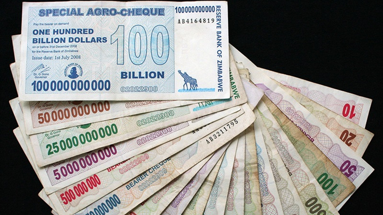 Zimbabve, 250 trilyonun 1 ABD doları ettiği kendi para birimine dönüyor