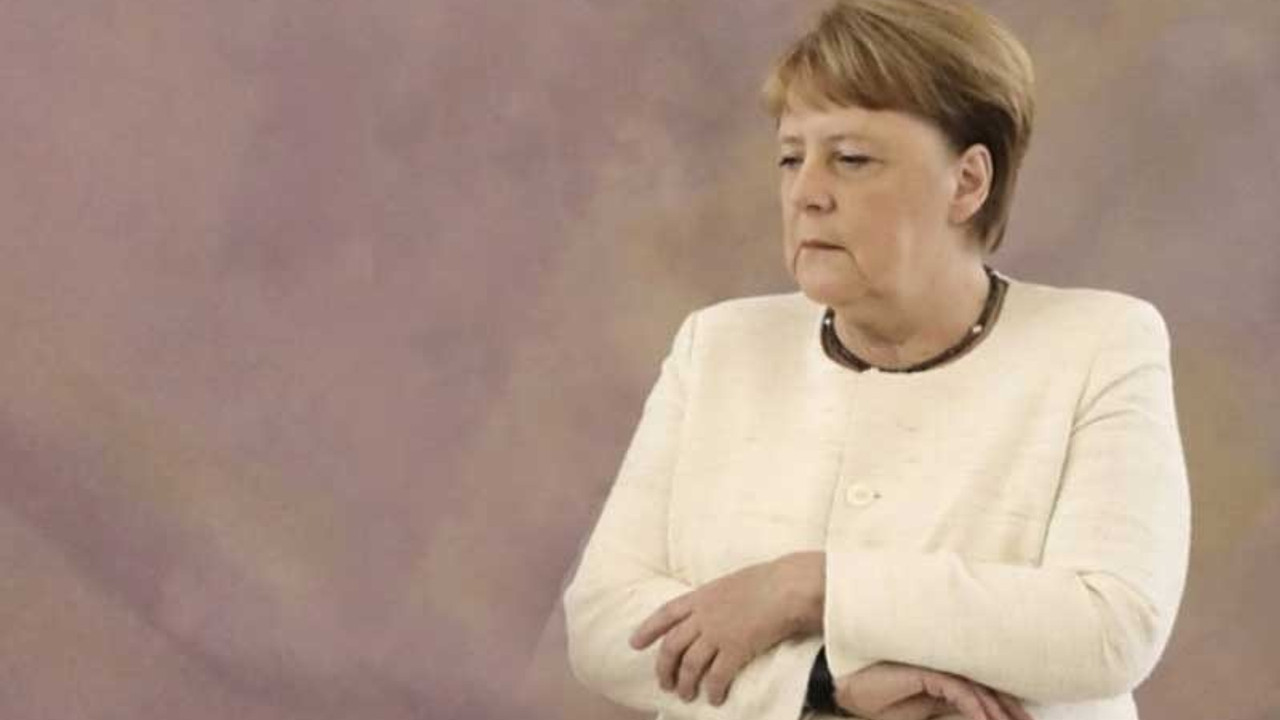 Merkel, titremesiyle ilgili kaygılara yanıt verdi