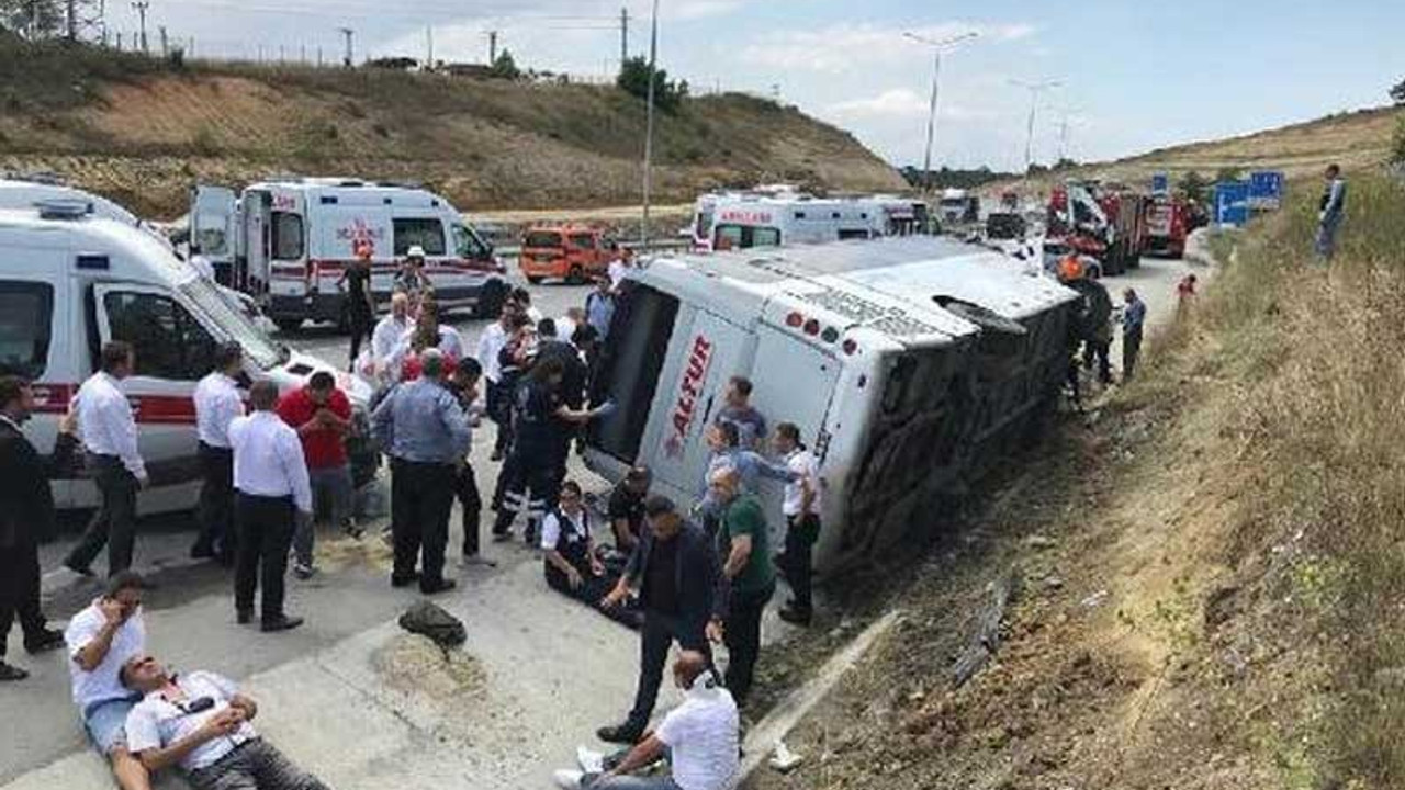 İstanbul'da midibüs kazası: Çok sayıda yaralı var