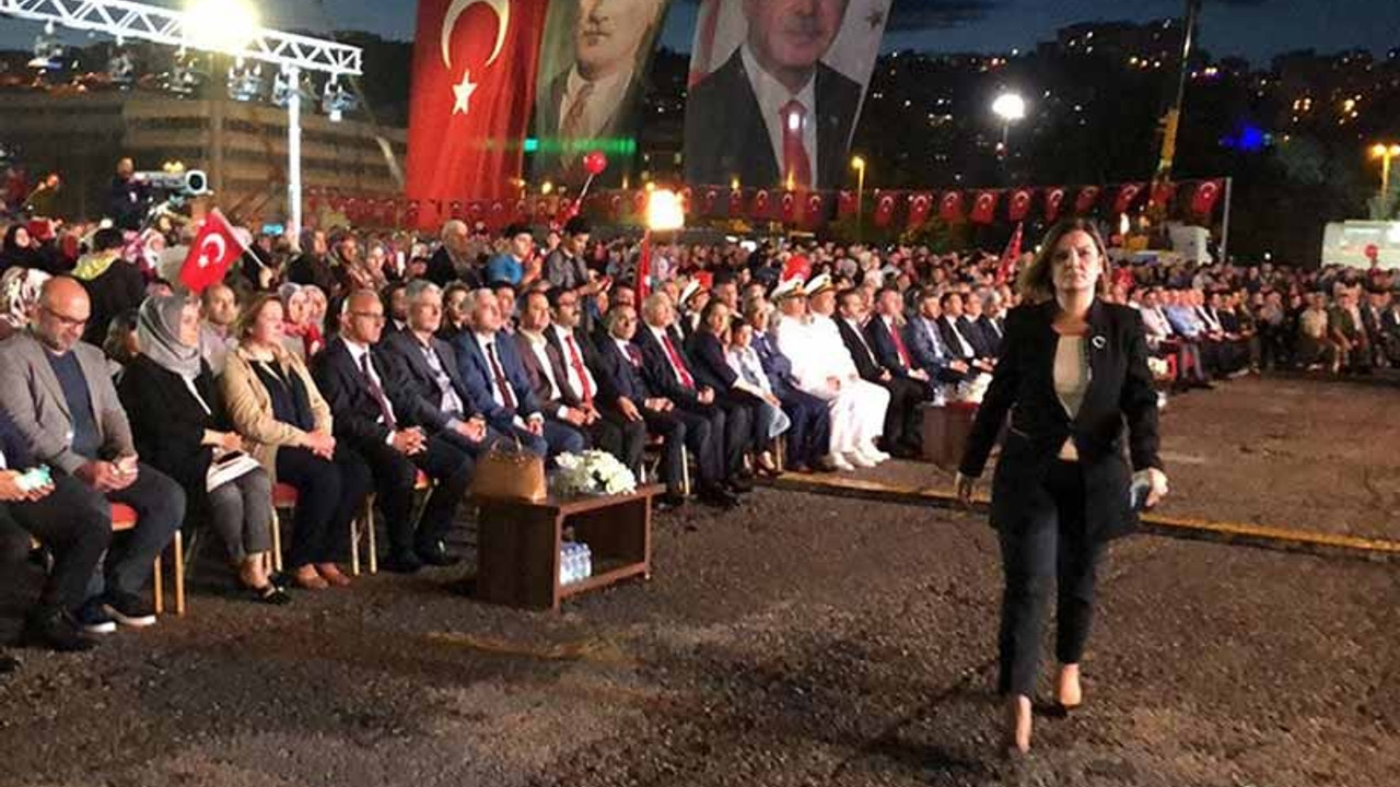 Erdoğan'ın sözleri üzerine alanı terk ettiler