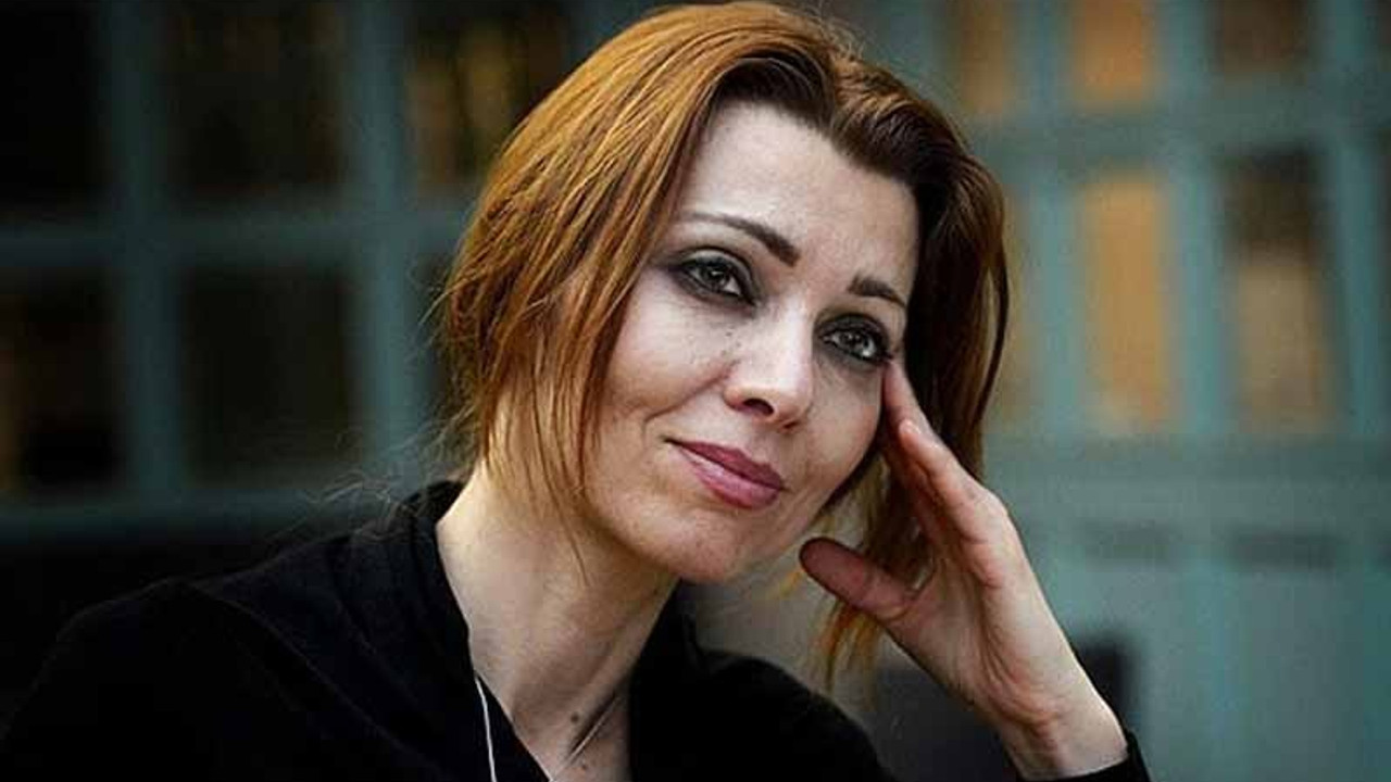 Elif Şafak: Polis yayınevindeki kitaplarımın sayısını sormuş