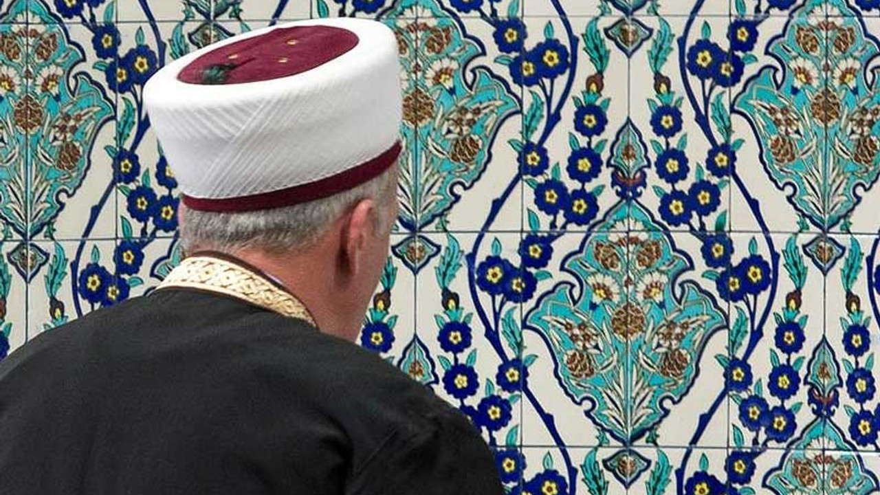 İmam, tartıştığı kişiyi bıçakladı