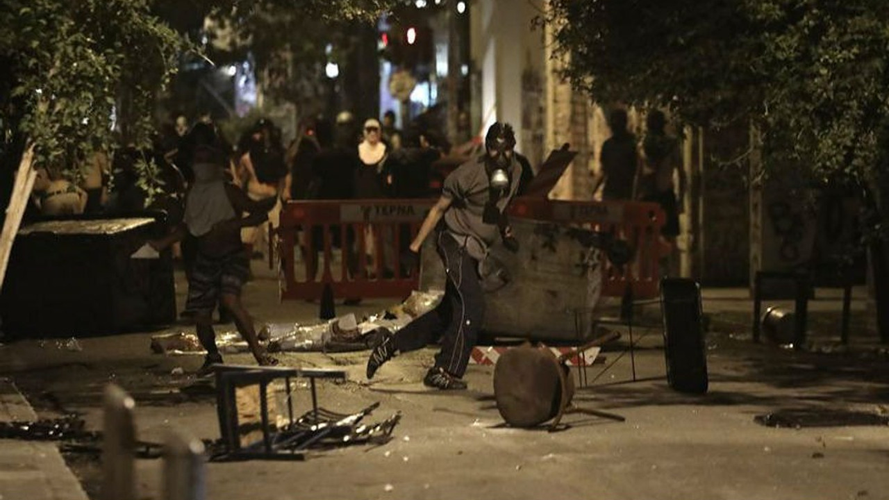 Aleksis'in katili polis serbest, Yunanistan ayakta