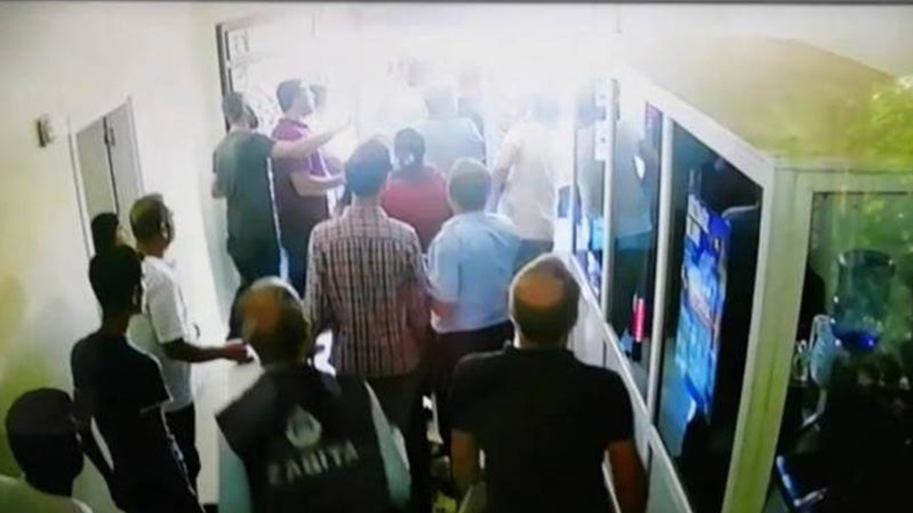 Silahla meclis toplantısına girip Belediye Eşbaşkanı’nı tehdit etti