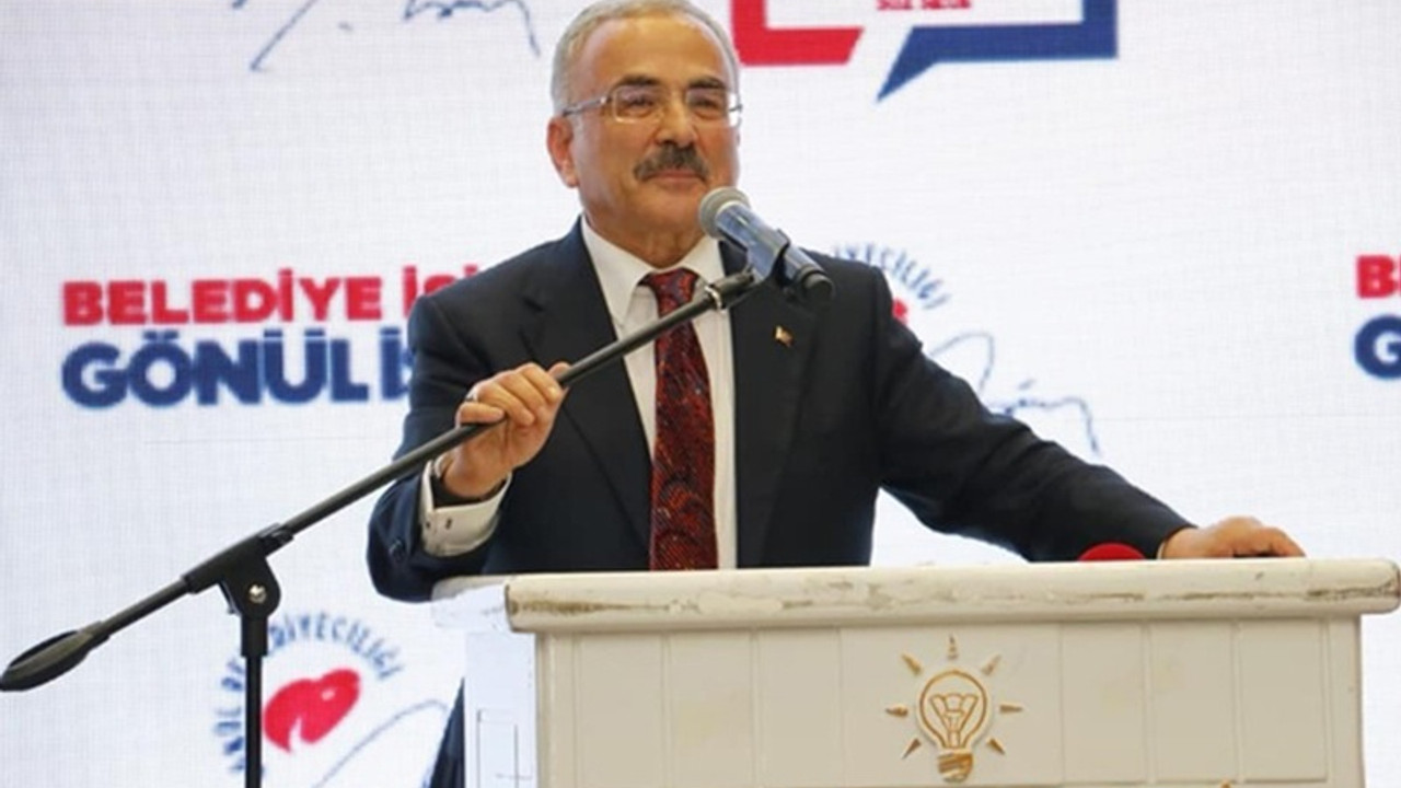 AKP'li başkanın 3 ayrı koltuğu, 4 ayrı maaşı var