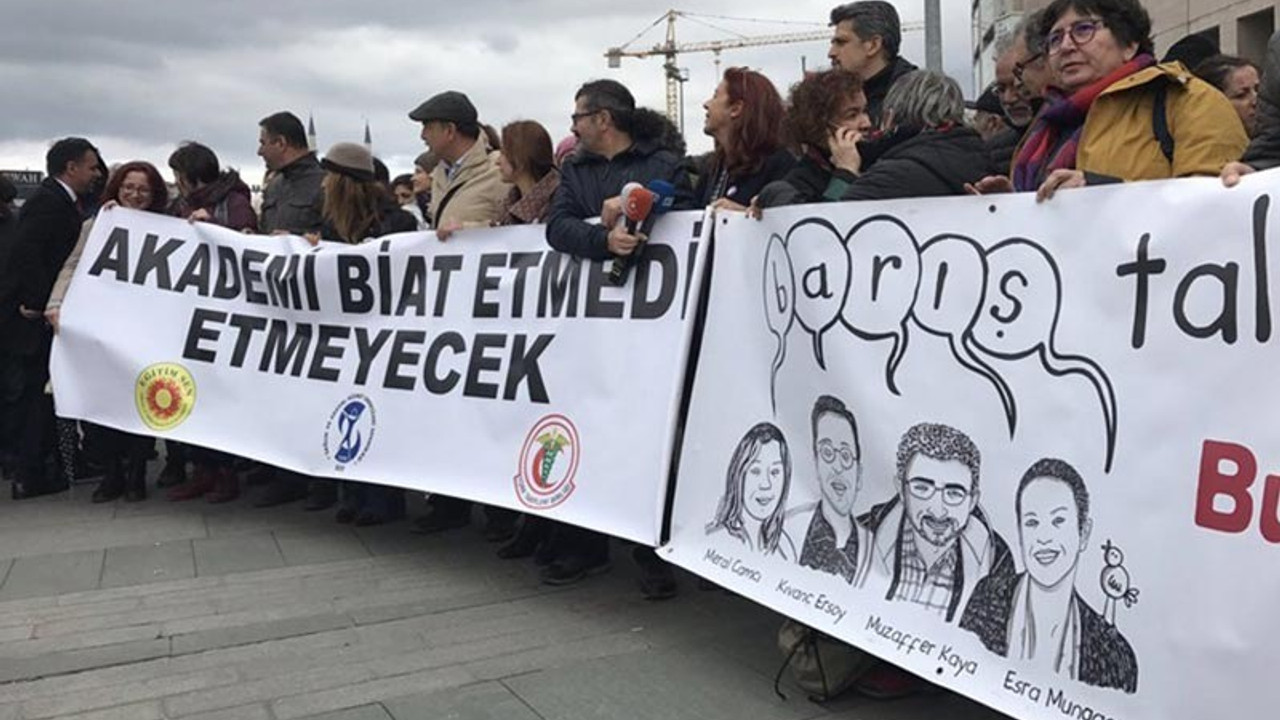 ‘Barış Bildirisi’ne ilk beraat kararı İzmir'den