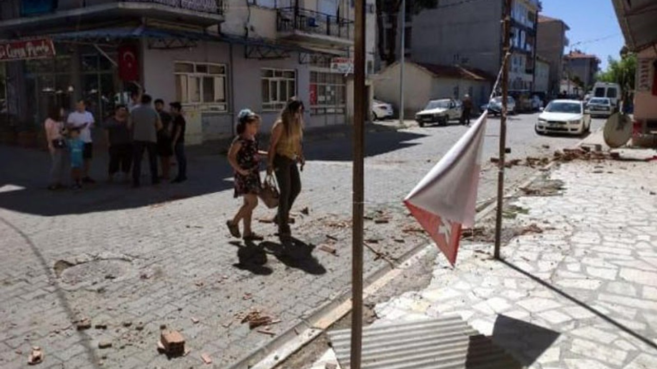 Depremin ardından Denizli: Evlere gitmeyin