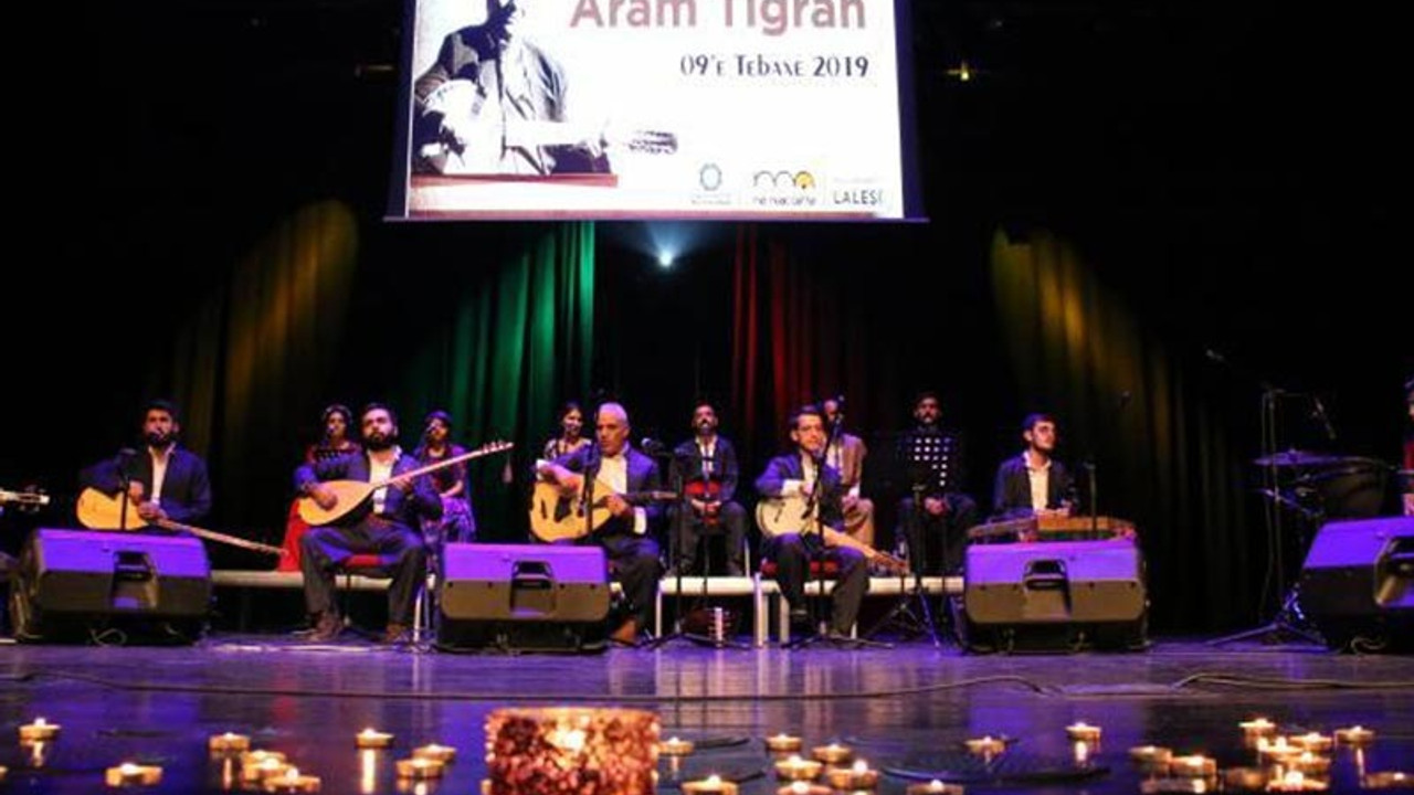 Aram Tigran şarkılarıyla anıldı