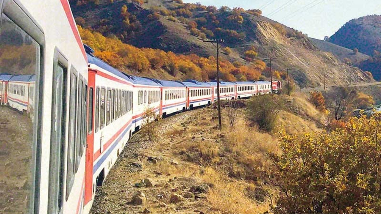 4 yıl sonra ilk kez Tahran treni Ankara'ya ulaştı