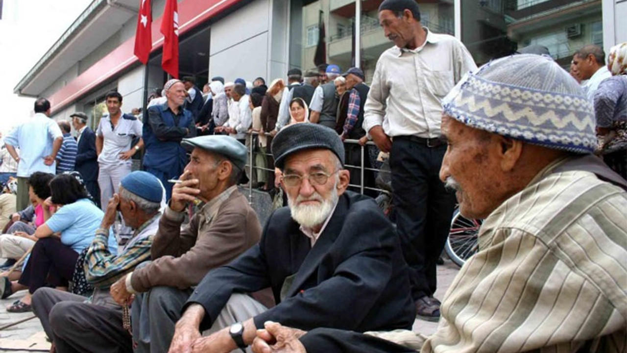 'AKP döneminde, çalışmak zorunda kalan emeklilerin oranı yüzde 48'i aştı'