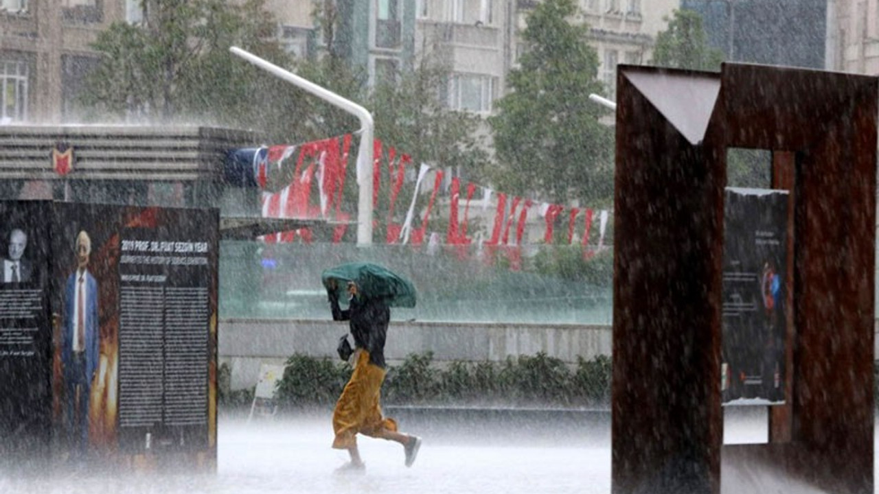 İstanbul'da sağanak: Tüm vapur seferleri iptal edildi