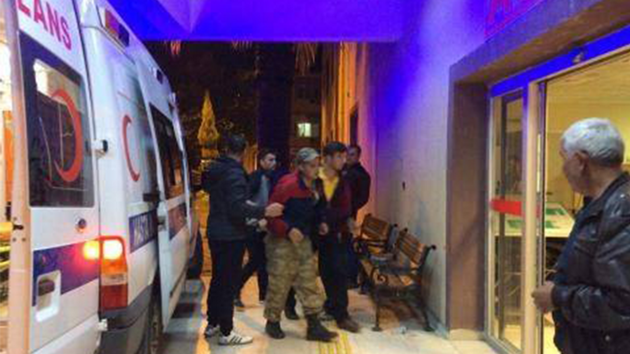 Manisa'da yine çok sayıda asker yemekten zehirlendi