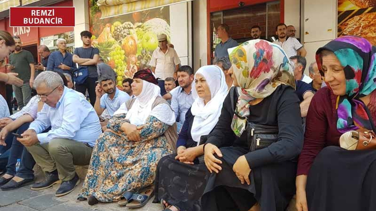 Diyarbakır’dan çağrı: Yüreğiniz yetiyorsa 3 büyükşehirde seçimi yenileyin