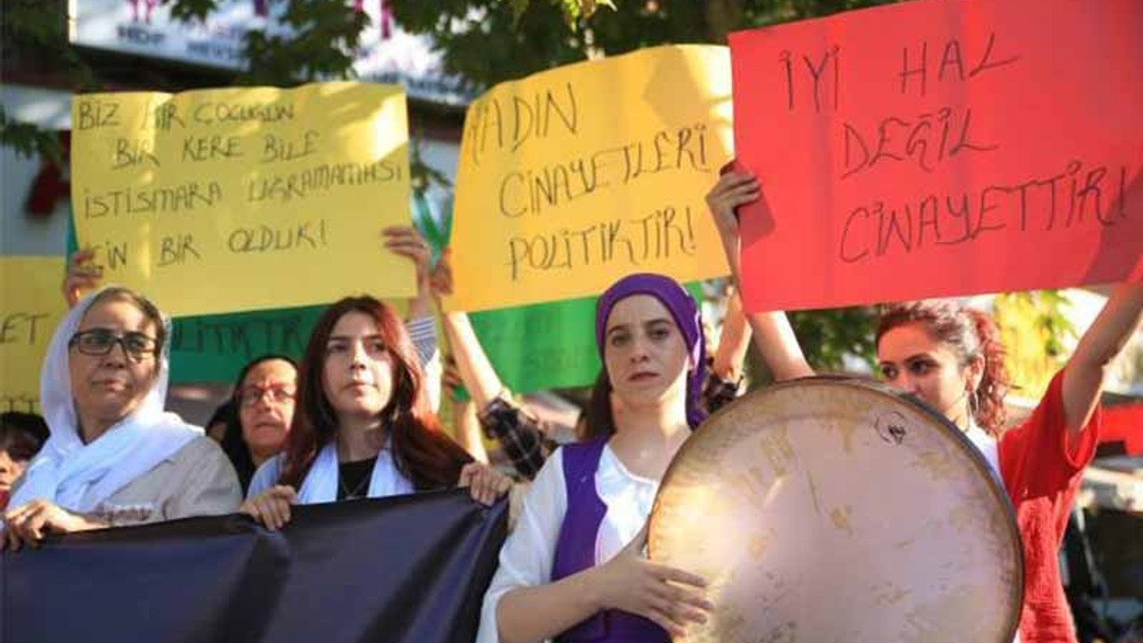 'Kadın cinayetleri politiktir' pankatının taşınmasına izin verilmedi