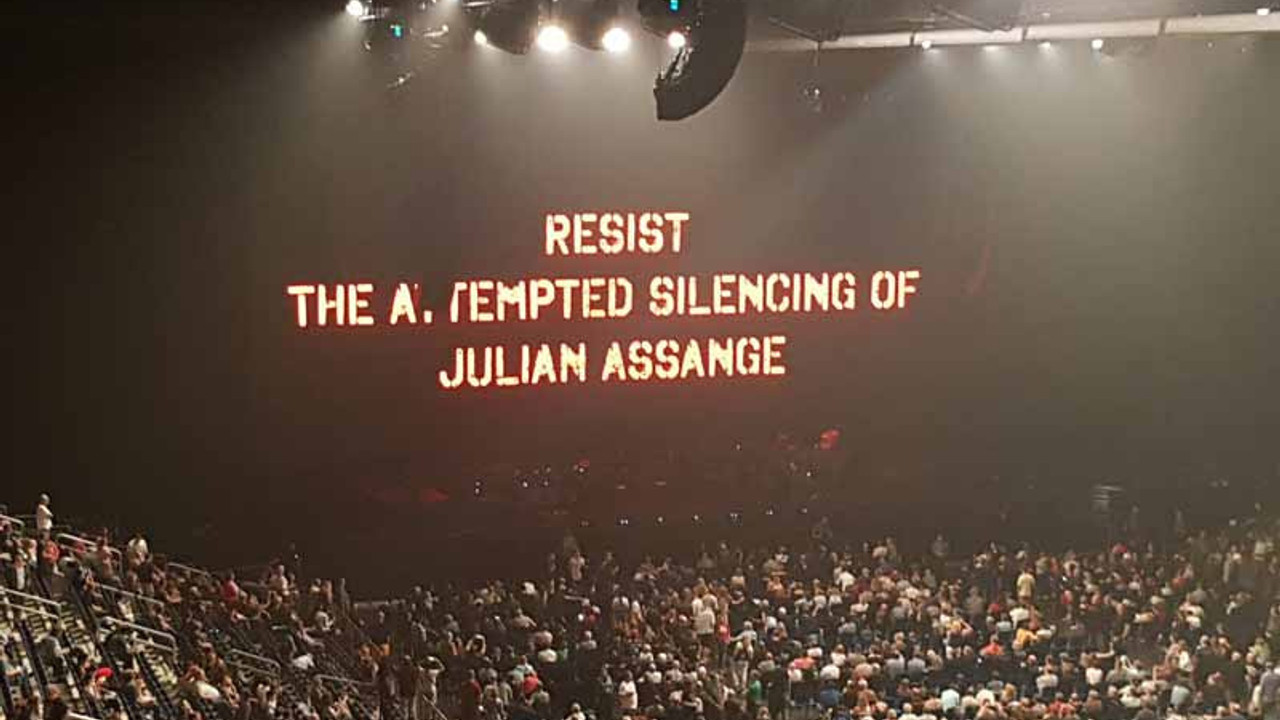 Roger Waters, Assange için söyleyecek