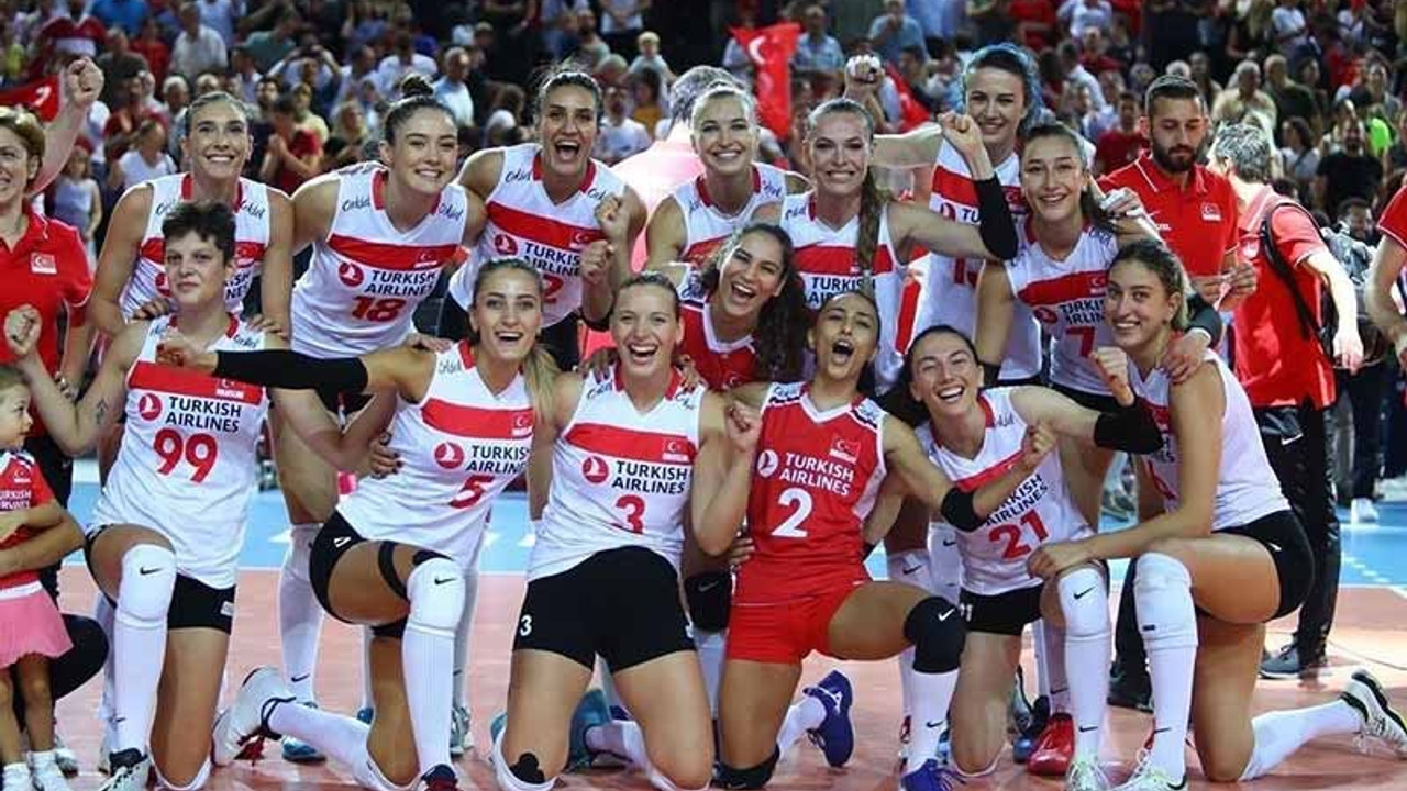 Voleybol kadın milli takımı finale yükseldi