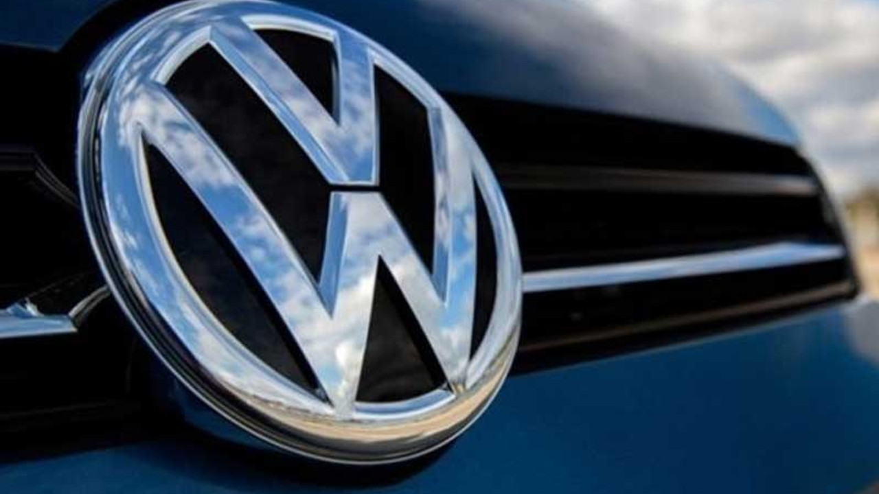 Volkswagen logosunu değiştirdi