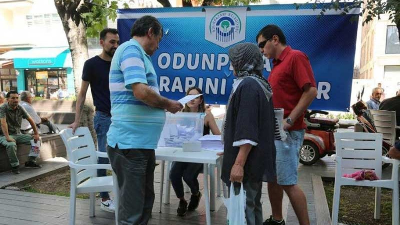 Belediye başkanı çaya zam istedi, üye karşı çıktı; referanduma gittiler