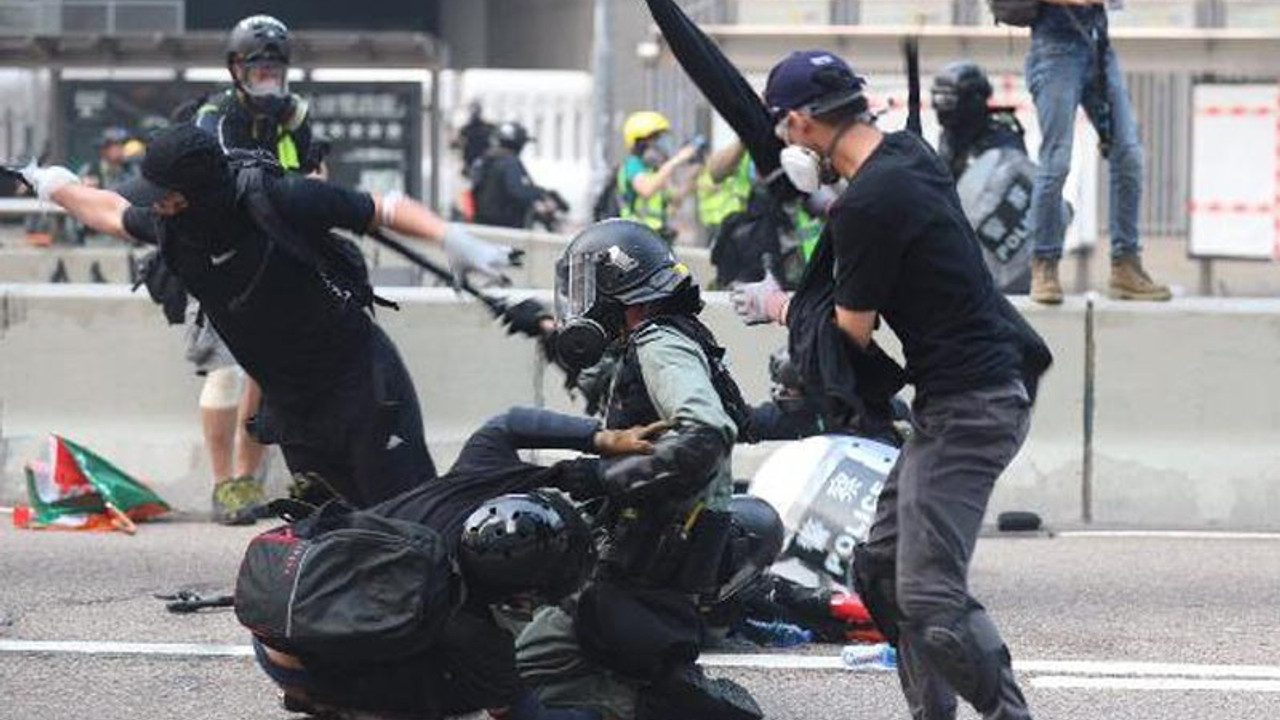 Hong Kong’da protestolar devam ediyor: Çok sayıda gözaltı