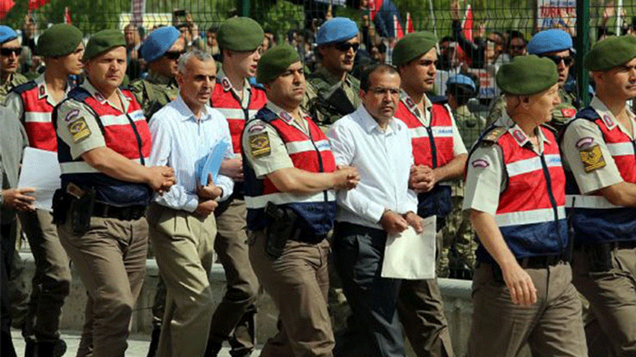 'Üzerimize ip attırıp, suçlu ilan eden herkesten şikayetçiyim'