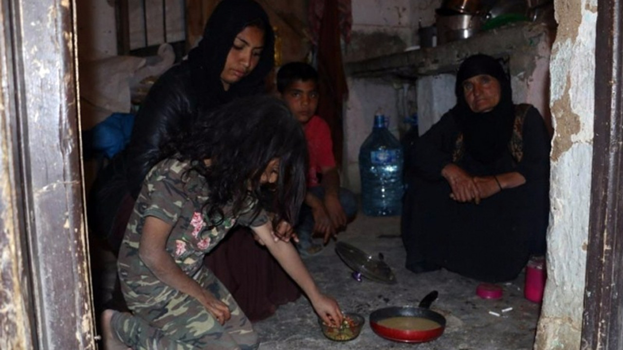 '30 liraya çalıştırılıyoruz, bir ekmekle iftar açıyoruz'