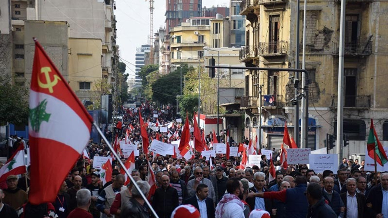 Lübnan Başbakanı, protestoları sona erdirmek için tedbir paketi hazırladı