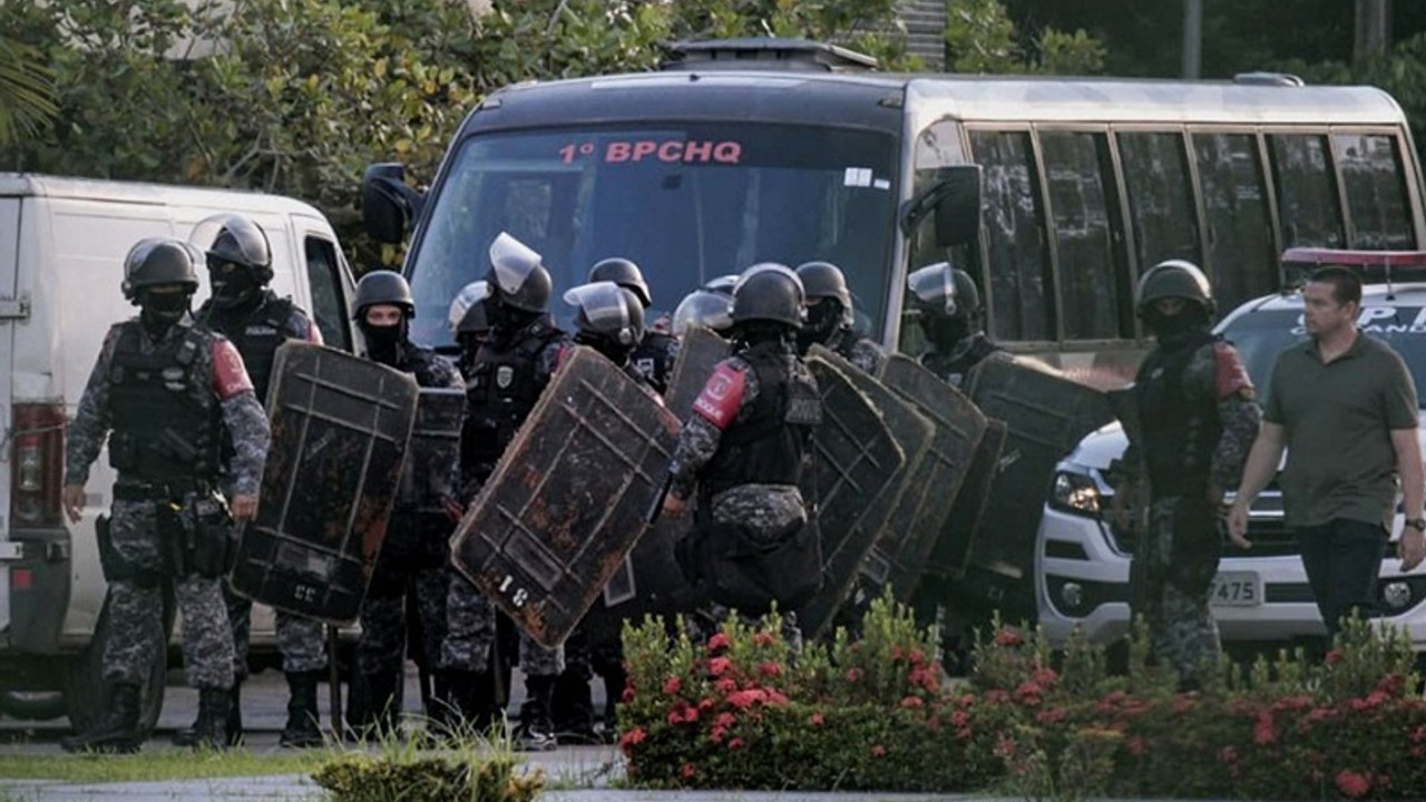 Brezilya'da polis baskını: 17 ölü