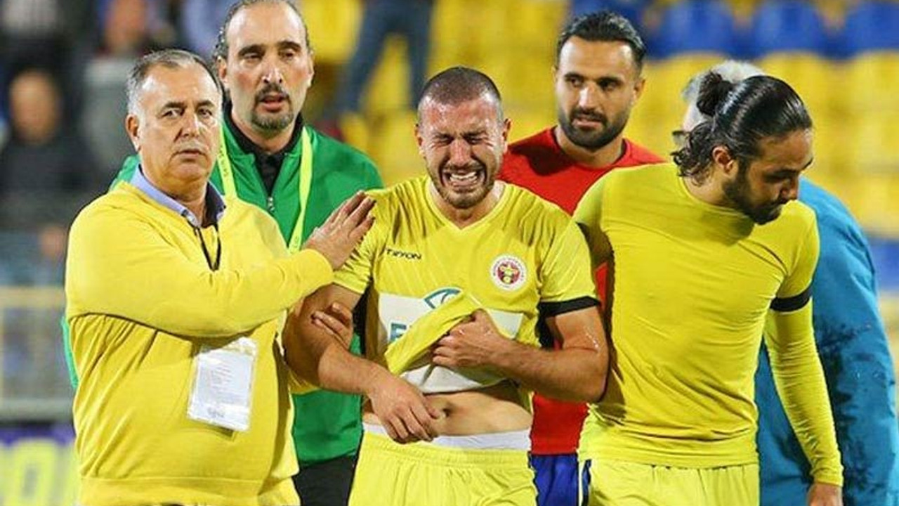 Anne acısıyla maça çıkan futbolcu gözyaşlarına boğuldu