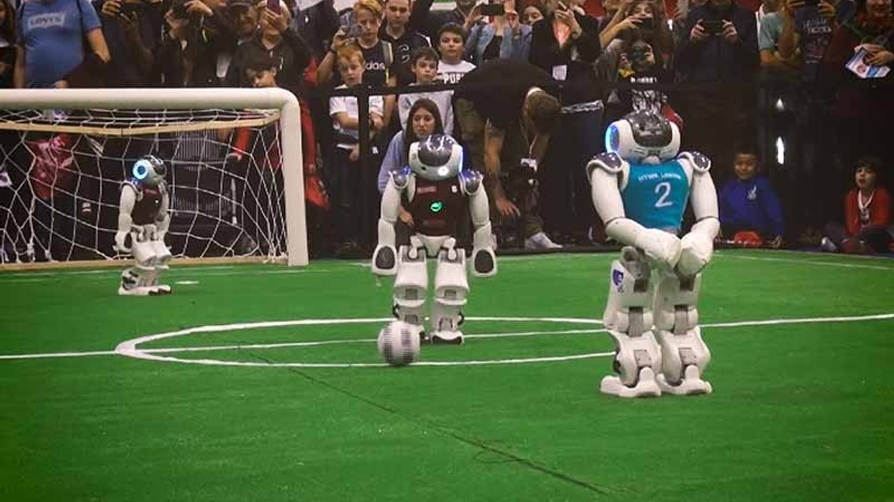 Robot futbolcular 2050'de insanlarla karşılaşacak