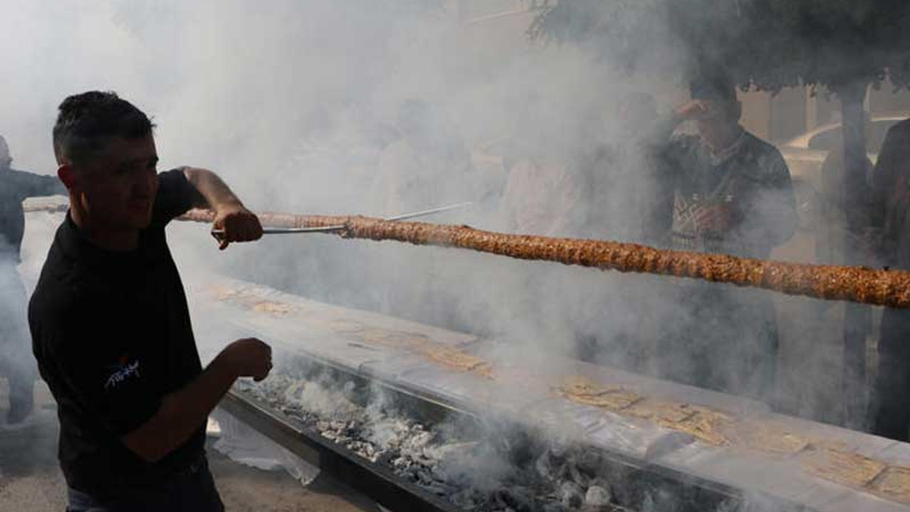 46 metre uzunluğundaki kebap 30 saniyede tükendi