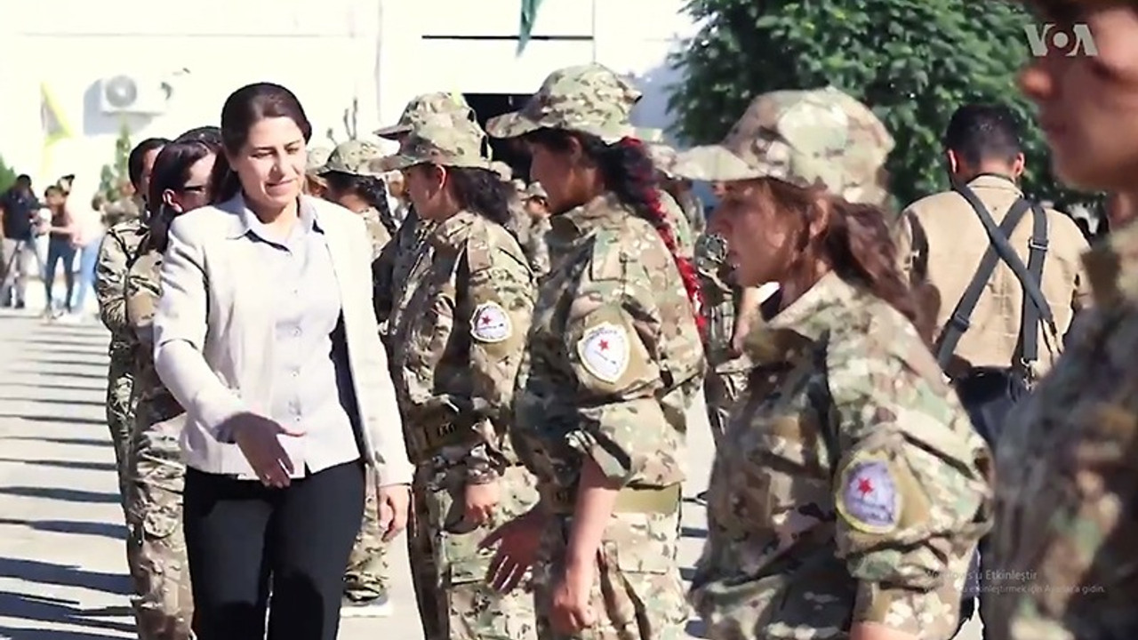 Koalisyon Sözcüsü'nden YPJ'lilere Kürtçe mesaj: Aslanın dişisi erkeği fark etmez, çok yaşayın