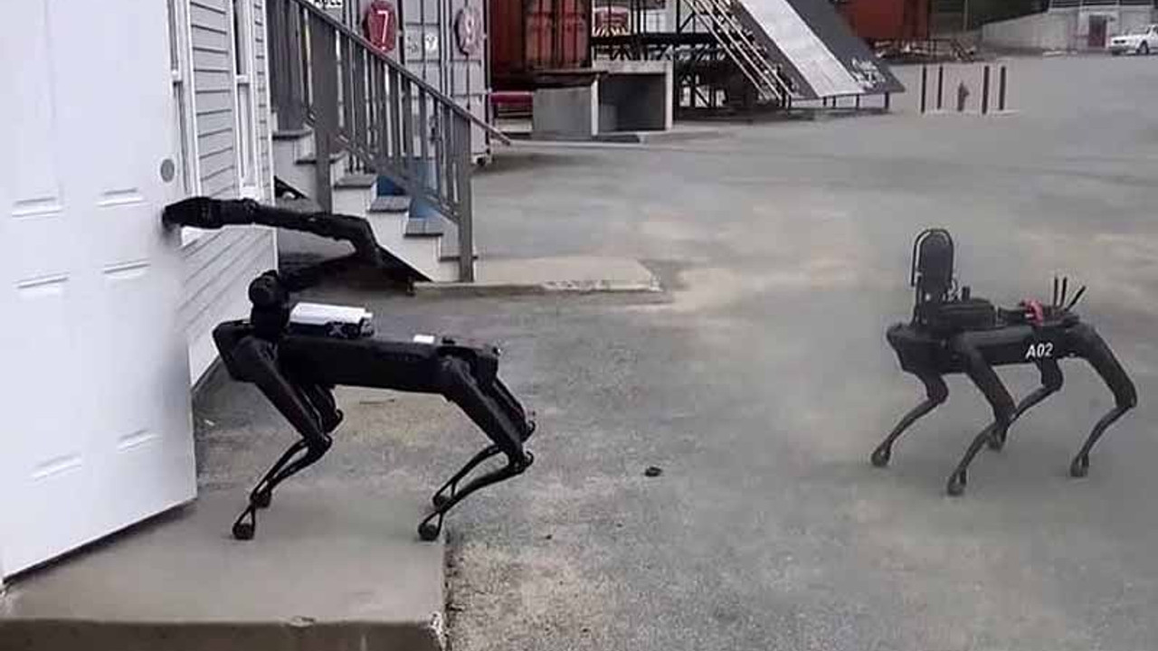 Boston Dynamics'in robot köpekleri polise katıldı