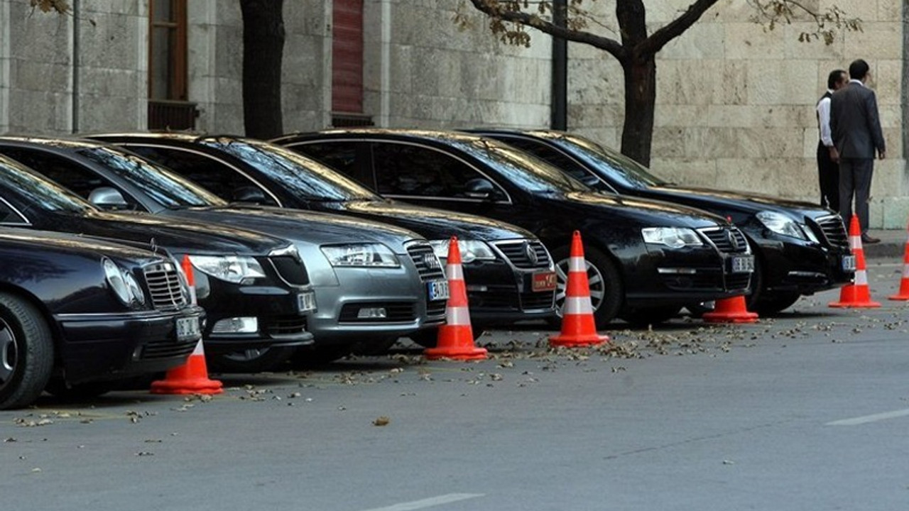 Bir yılda beşinci araç kiralama ihalesi açıldı: Meclis’te araç saltanatı