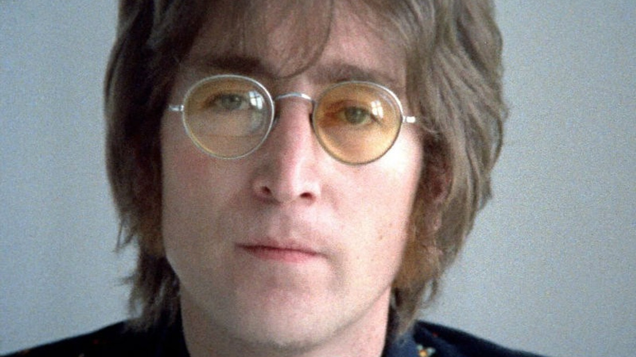 John Lennon'un gözlükleri satılıyor