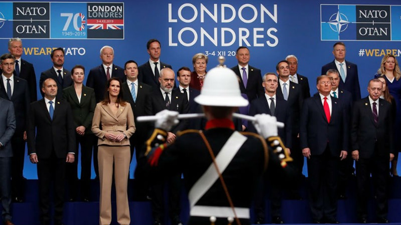 NATO Liderler Zirvesi aile fotoğrafıyla başladı