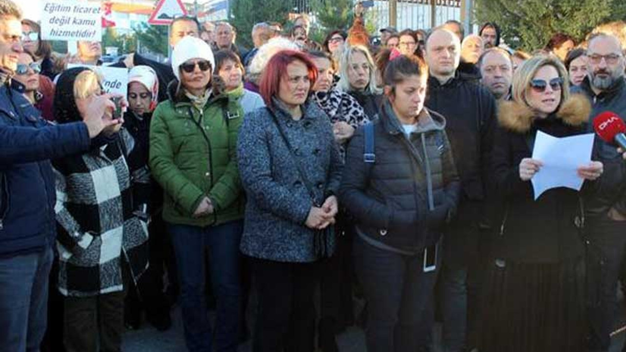 Velilerden maaşları ödenmeyen öğretmenlere destek eylemi