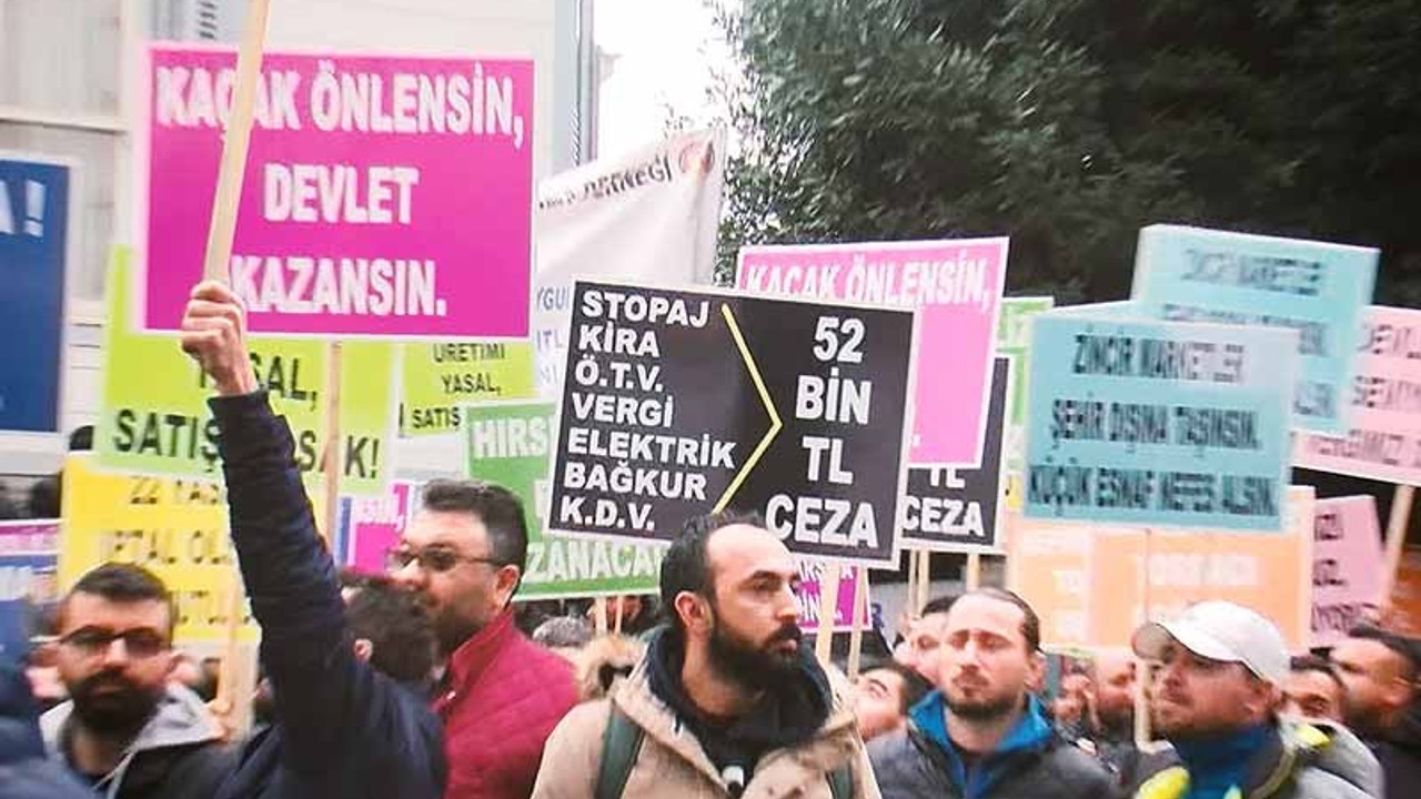 Tekel bayilerinden '22 Yasası'na karşı eylem