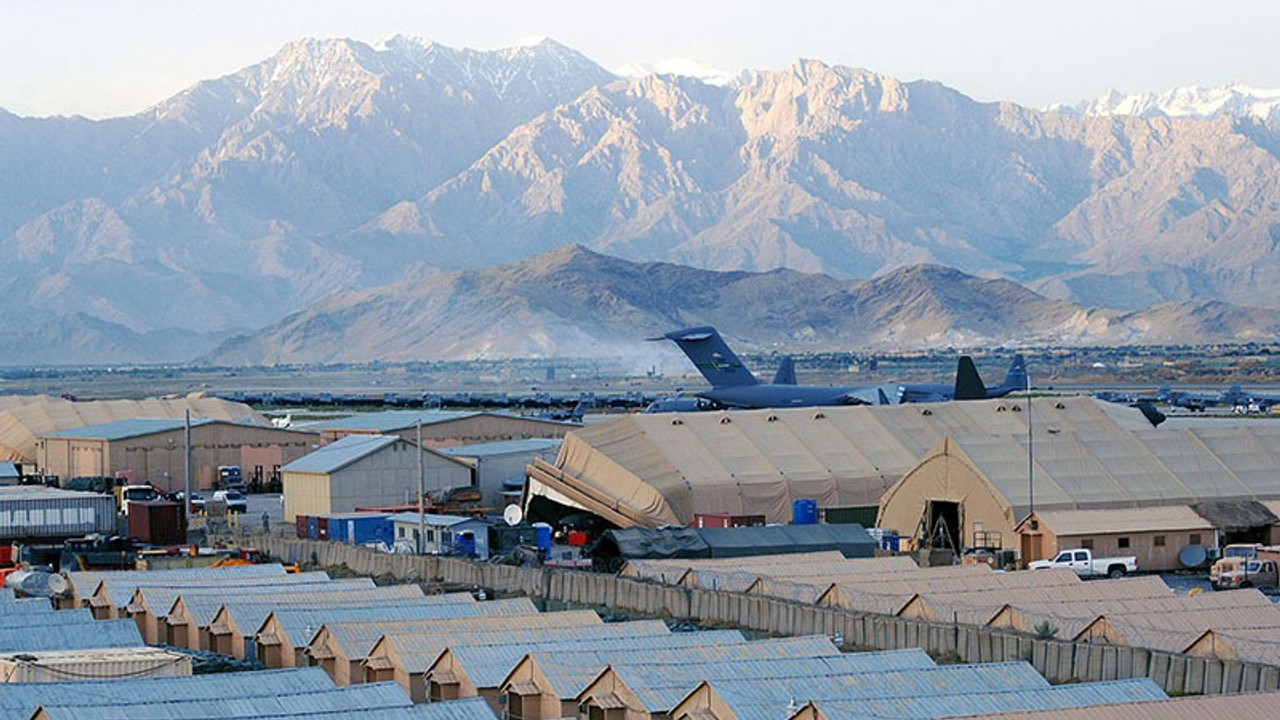 Afganistan'da ABD hava üssü yakınında saldırı: Çok sayıda yaralı var