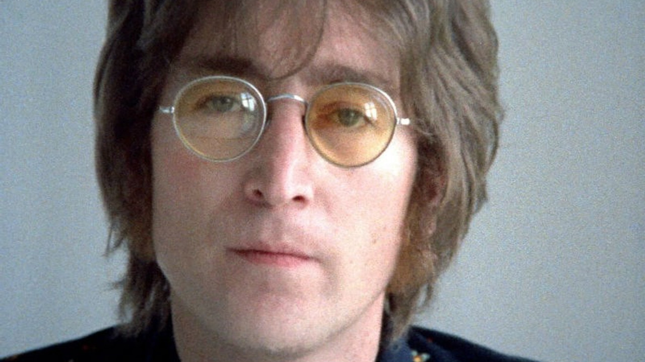 John Lennon'un gözlüğü 170 bin euroya satıldı