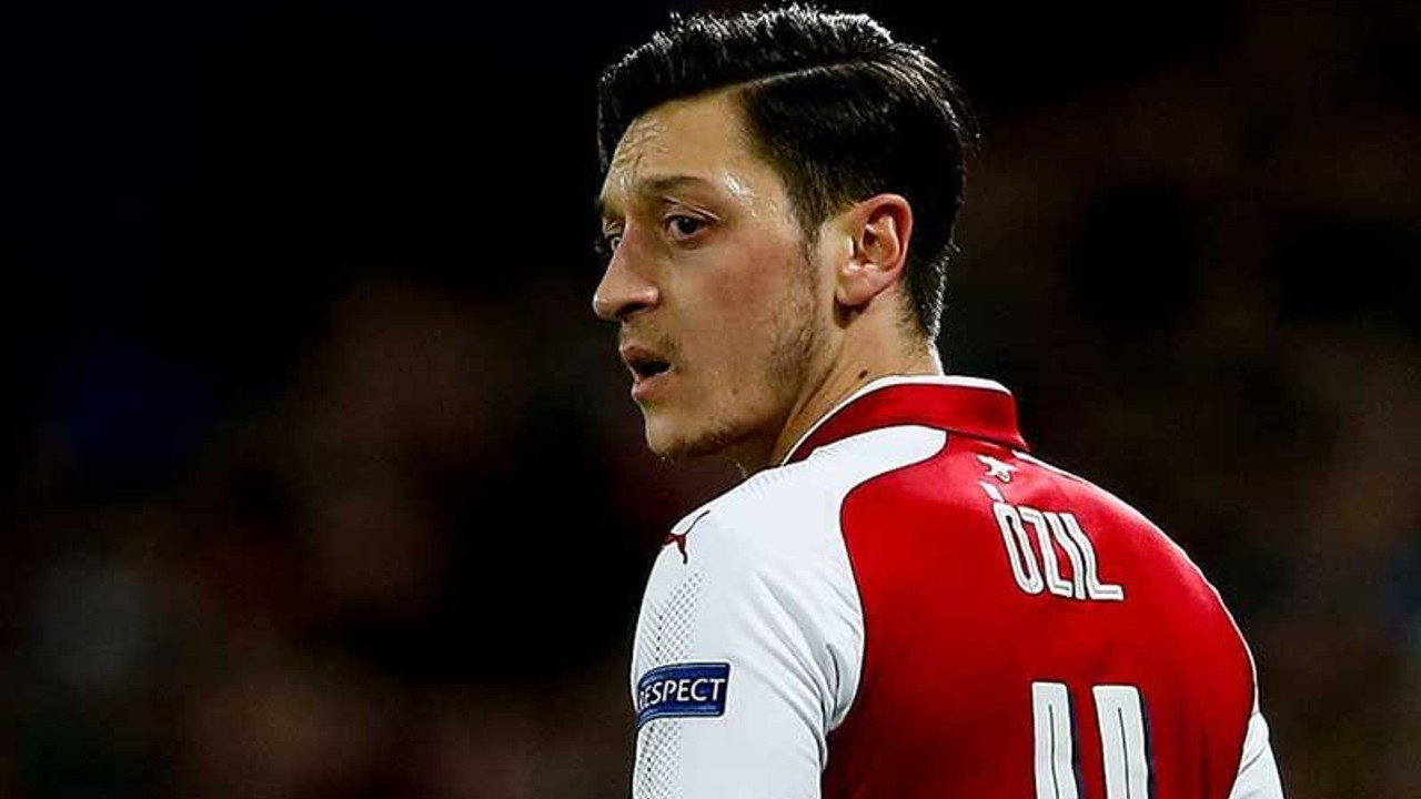 Özil'in 'Uygur' yorumları nedeniyle Çin Arsenal maçı yayınını iptal etti