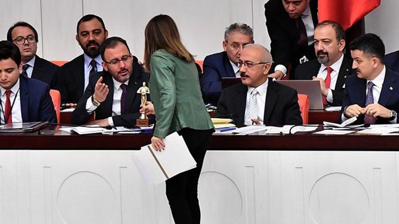 CHP'li vekilden Bakan Kasapoğlu'na 'İşsizlik ve Mutsuzluk Oscarı'