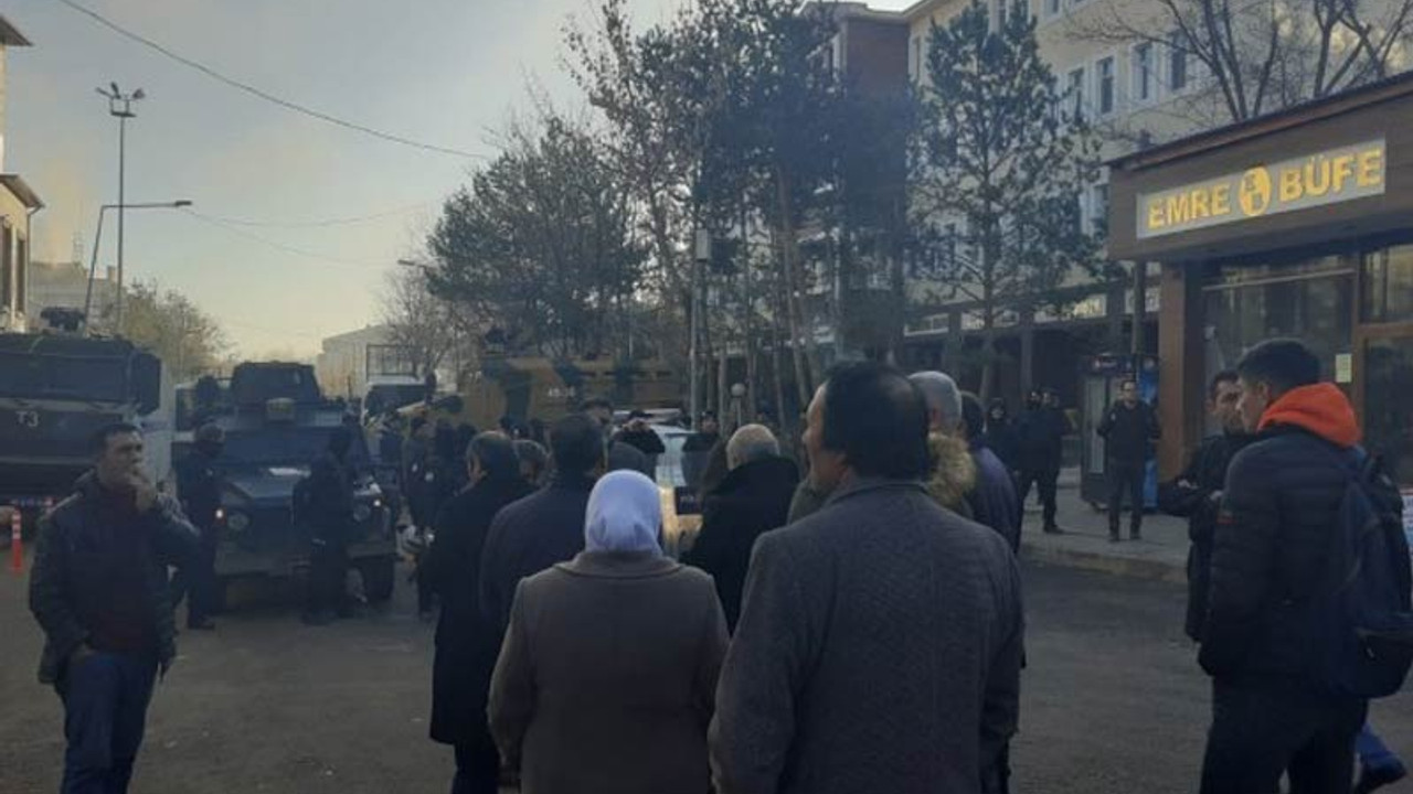 Bulanık Belediyesi eş başkanları gözaltına alındı