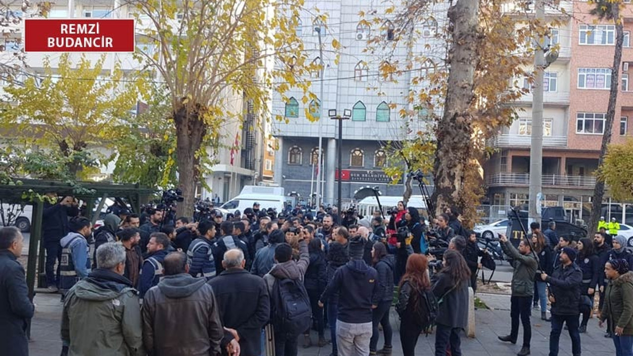 Sur Belediyesi Eş Başkanı Buluttekin gözaltına alındı