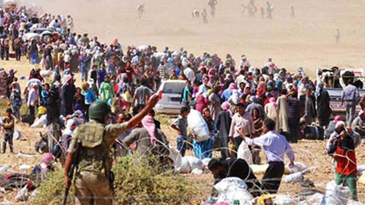 2 günde İdlib'den Türkiye sınırına 25 bin kişinin göç ettiği ileri sürüldü