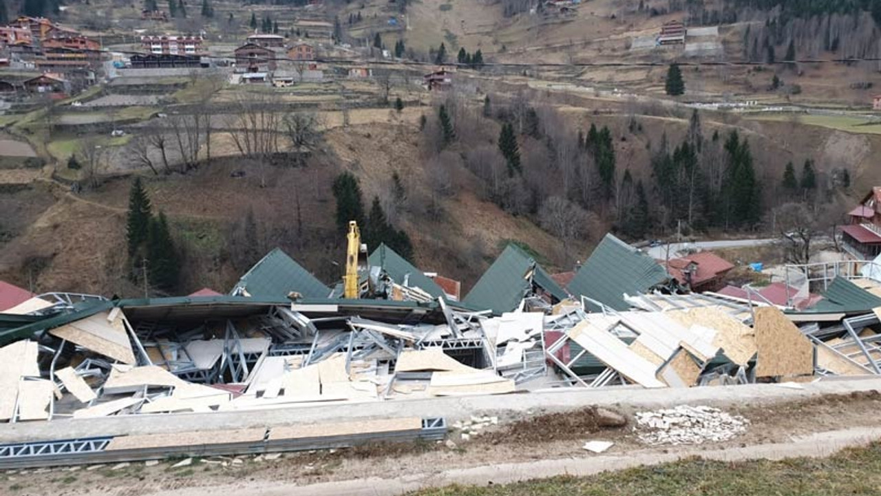 Uzungöl'de kaçak yapıların yıkımına başlandı