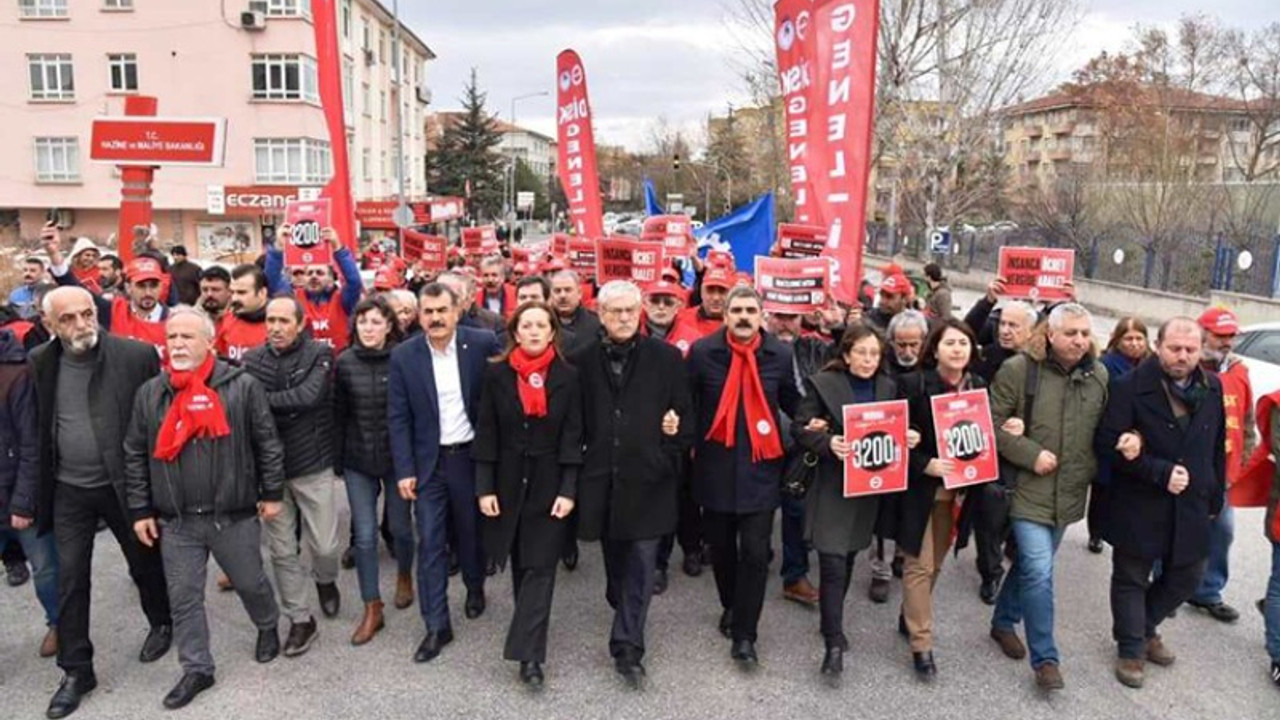 ‘Asgari ücret masabaşı pazarlığıyla belirlenemez’