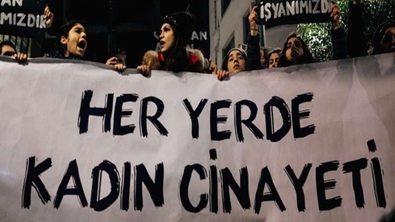 Bir kadın, kucağında bebeği varken vurularak öldürüldü