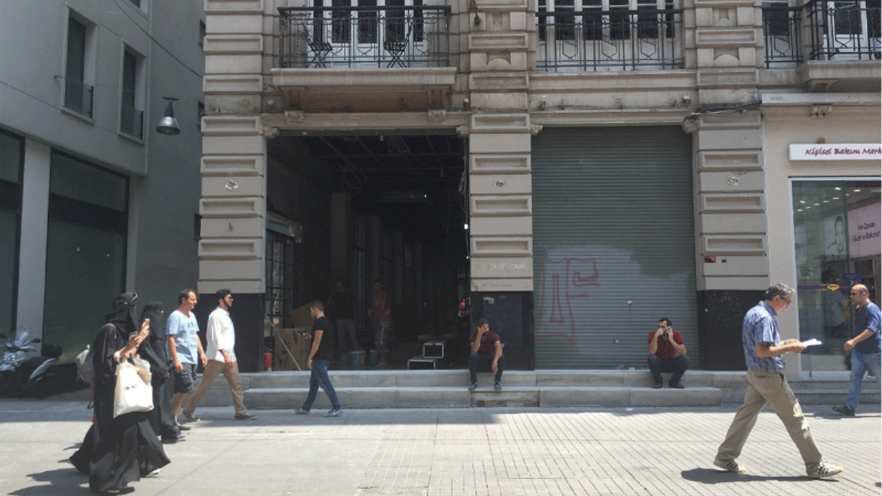 İstiklal ve Nişantaşı'ndan kaçış sürüyor